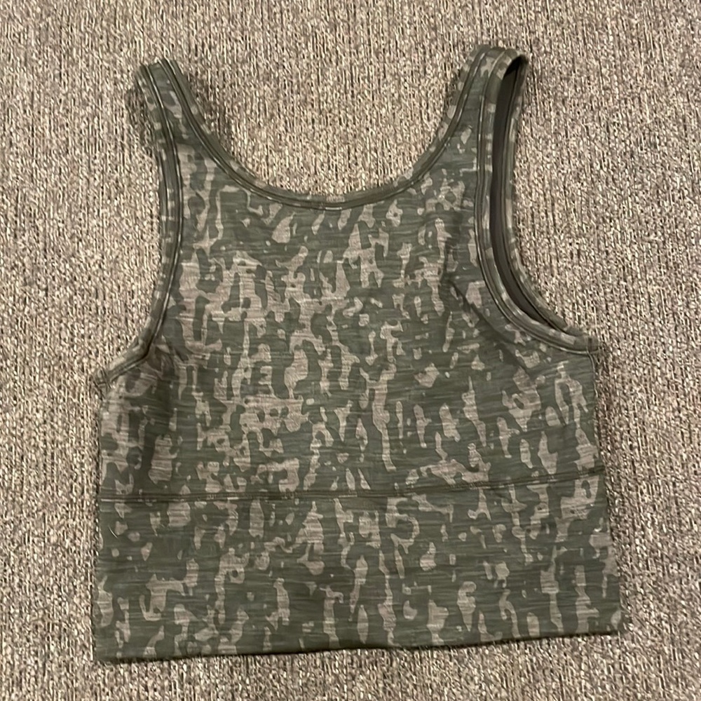 Lululemon Power pivot tank